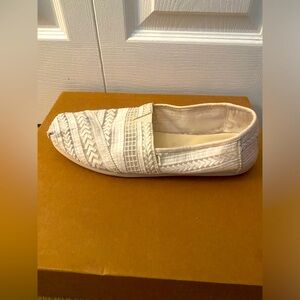 Worn Once! Toms Women’s Lace Slip Ons- Size 10